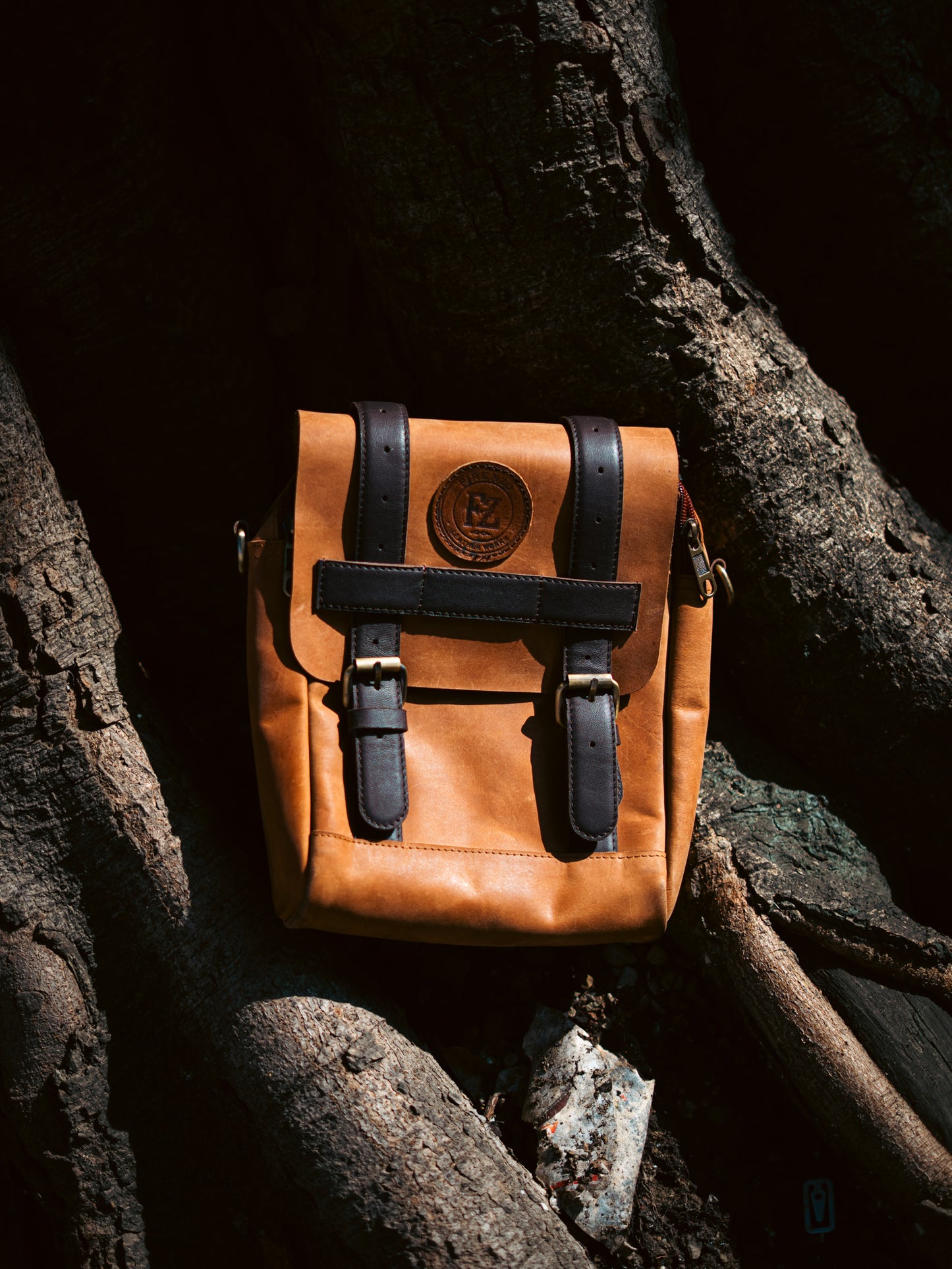 Tank Master Leather Tank Bag detail shot